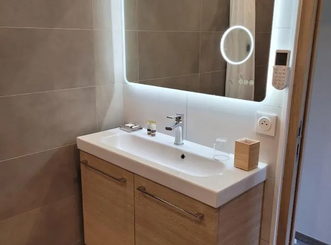 Les Prairies De L'encreme Céreste